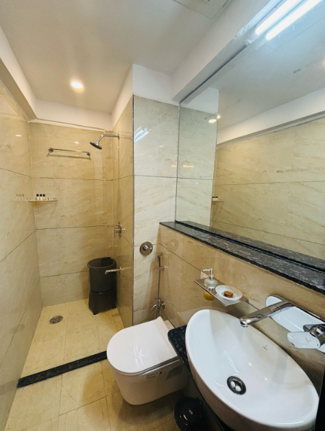 J R CLASSIC HOTEL