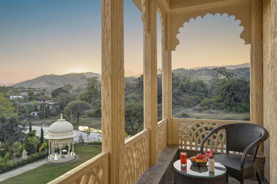 Trulyy The Kanooja Palace (Lake Facing)