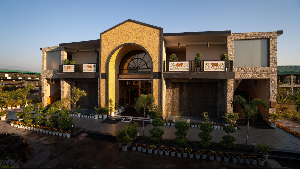 Corbett Elegant Retreat