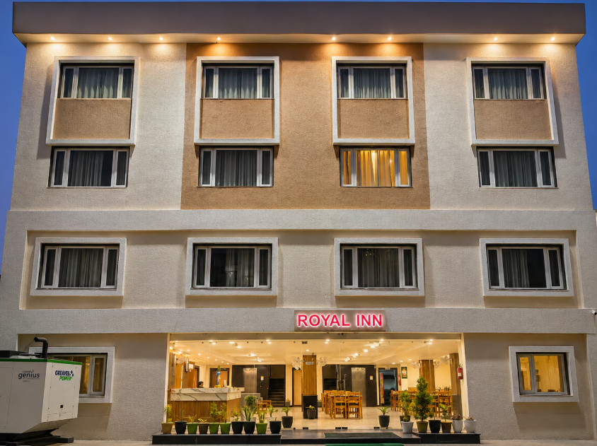White Panda Hotels Royal Inn