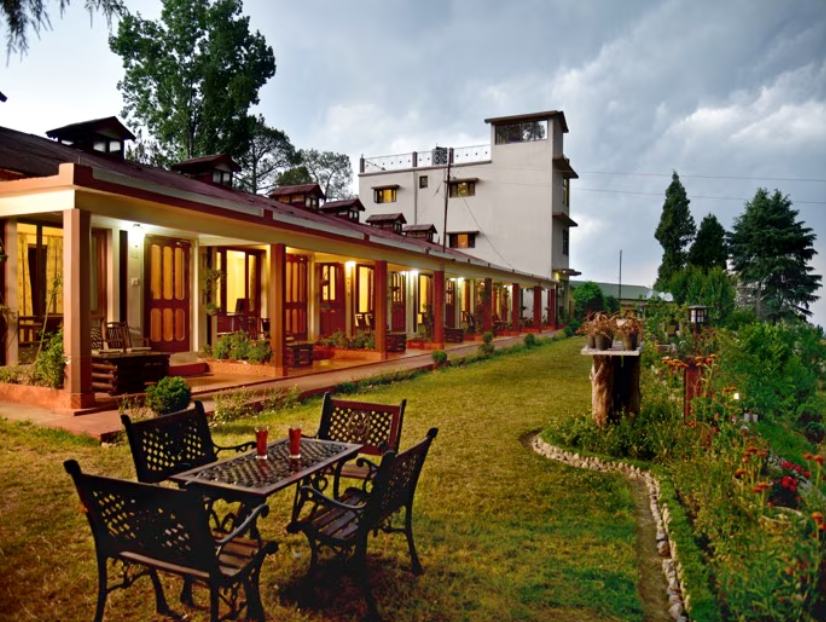Xomotel- Ranikhet Heights
