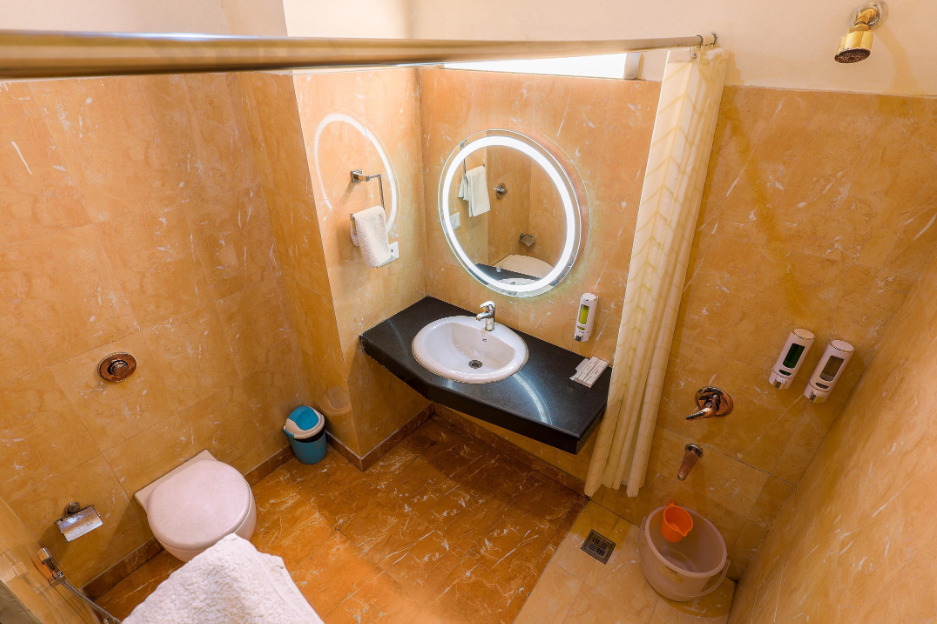 Vaapi Comfort Inn (A Unit Of SAM Hotels)