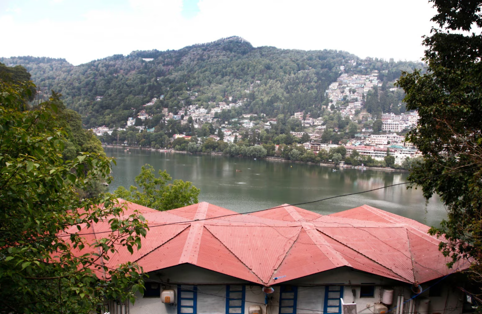 Manu Maharani Regency By Royal Collection Hotels